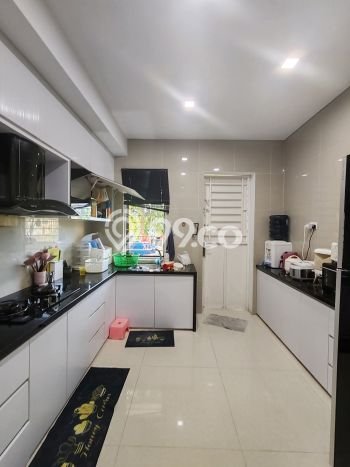 KESEMPATAN TERBAIK! Rumah Asri area Batam Centre, LT 200m² LB 300m² KESEMPATAN TERBAIK! Rumah Asri area Batam Centre, LT 200m² LB 300m²
