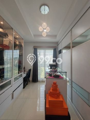 KESEMPATAN TERBAIK! Rumah Asri area Batam Centre, LT 200m² LB 300m² KESEMPATAN TERBAIK! Rumah Asri area Batam Centre, LT 200m² LB 300m²