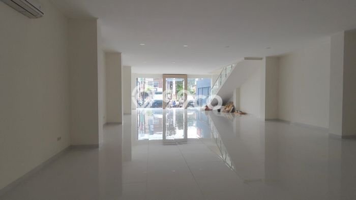 LOKASI STRATEGIS! Ruko Kawasan Majapahit, Luas 417m², Pusat Bisnis, Jalan Utama LOKASI STRATEGIS! Ruko Kawasan Majapahit, Luas 417m², Pusat Bisnis, Jalan Utama