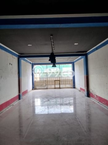 Ruko Disewa di Semarang dengan LB 230m2 Area Komersial Ramai Ruko Disewa di Semarang dengan LB 230m2 Area Komersial Ramai