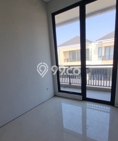 Rumah Elit Modern Tanpa Renovasi di Pondok Tjandra Sidoarjo Rumah Elit Modern Tanpa Renovasi di Pondok Tjandra Sidoarjo