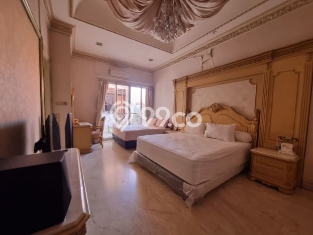 Rumah Eksklusif Dijual LT 730m2 di Gubeng, Surabaya Rumah Eksklusif Dijual LT 730m2 di Gubeng, Surabaya