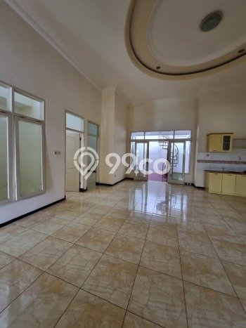 Rumah Strategis Modern Lb 150m2 di Pakis, Malang Rumah Strategis Modern Lb 150m2 di Pakis, Malang