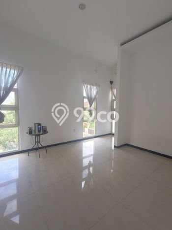 Dijual Rumah Luas Megah Dengan View Eksklusif di Keputih, Surabaya Dijual Rumah Luas Megah Dengan View Eksklusif di Keputih, Surabaya