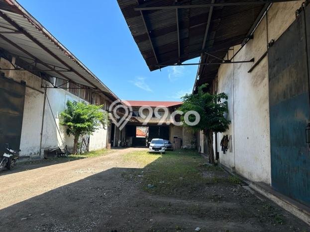 Unit Gudang Dijual di Semampir Surabaya Luas Tanah 4000m2, Luas Bangunan 3000m2 Unit Gudang Dijual di Semampir Surabaya Luas Tanah 4000m2, Luas Bangunan 3000m2