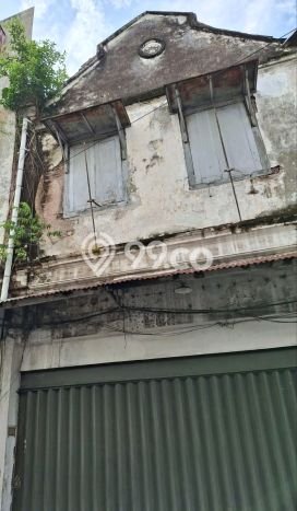 Ruko Dijual di Surabaya LT 250m2 & LB 300m2 Lokasi Terbaik! Ruko Dijual di Surabaya LT 250m2 & LB 300m2 Lokasi Terbaik!