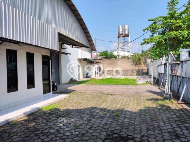 Gudang disewakan di Semarang Barat Semarang dengan luas bangunan 2800m2 Gudang disewakan di Semarang Barat Semarang dengan luas bangunan 2800m2
