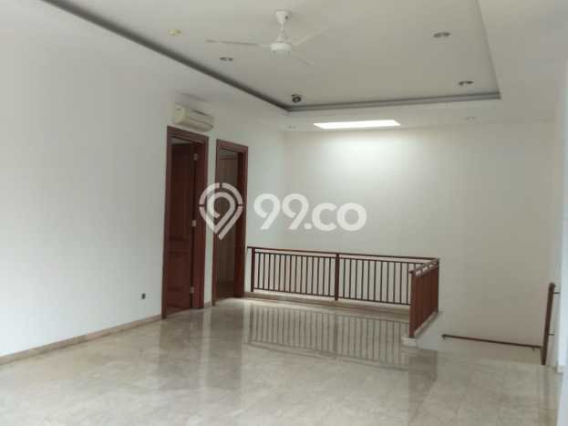 Disewakan! Rumah 4 Kamar Tidur &
4 Kamar Mandi di Kemang, Jakarta Selatan Disewakan! Rumah 4 Kamar Tidur &
4 Kamar Mandi di Kemang, Jakarta Selatan