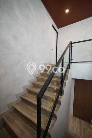 Rumah Elit Modern Siap Huni di Pondok Indah Jakarta Selatan Rumah Elit Modern Siap Huni di Pondok Indah Jakarta Selatan