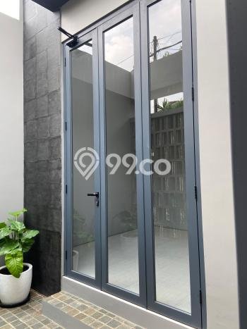 Ready to Use! Luxury House LT 120m2 Desain Modern di Pondok Indah Ready to Use! Luxury House LT 120m2 Desain Modern di Pondok Indah