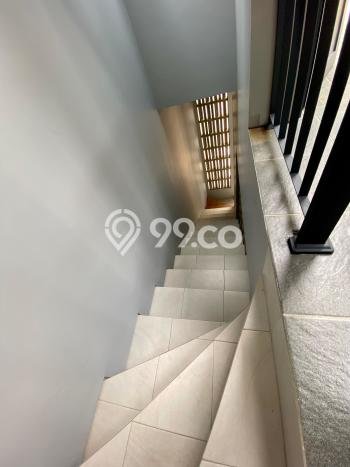 Ready to Use! Luxury House LT 120m2 Desain Modern di Pondok Indah Ready to Use! Luxury House LT 120m2 Desain Modern di Pondok Indah