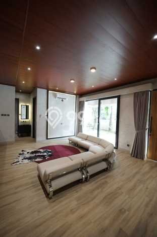Rumah Elit Modern Siap Huni di Pondok Indah Jakarta Selatan Rumah Elit Modern Siap Huni di Pondok Indah Jakarta Selatan