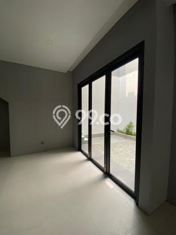 Ready to Use! Luxury House LT 120m2 Desain Modern di Pondok Indah Ready to Use! Luxury House LT 120m2 Desain Modern di Pondok Indah