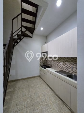 Rumah Strategis Modern Lb 350m2 di Karawaci, Tangerang Rumah Strategis Modern Lb 350m2 di Karawaci, Tangerang
