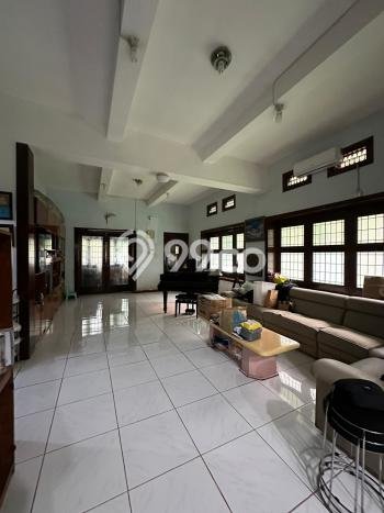 For Sale! Luxury House LT 1417m2 Desain Elegan di Malang Kota For Sale! Luxury House LT 1417m2 Desain Elegan di Malang Kota