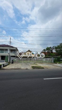 HARGA SPESIAL! Rumah Modern di , Malang, LT 494m2m² Bangunan 182m2m² Bisa Nego! HARGA SPESIAL! Rumah Modern di , Malang, LT 494m2m² Bangunan 182m2m² Bisa Nego!