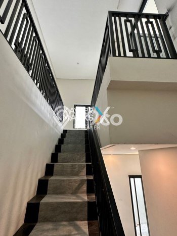 Rumah LT 120m2m² Semi Furnished di Lokasi Prestisius , Malang Rumah LT 120m2m² Semi Furnished di Lokasi Prestisius , Malang