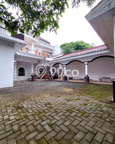 Rumah LT 842m2m² / LB 450m2m² di Lokasi Blimbing, Malang Rumah LT 842m2m² / LB 450m2m² di Lokasi Blimbing, Malang
