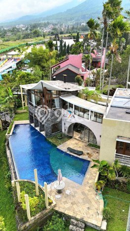 Vila Kawasan Batu, Luas 553m2m², Akses Mudah Fasilitas Umum Vila Kawasan Batu, Luas 553m2m², Akses Mudah Fasilitas Umum