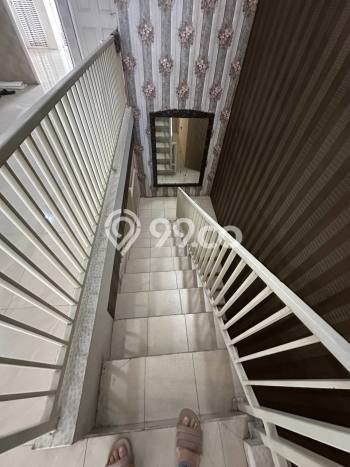 Rumah Bagus kawasan , Malang, Luas 150m2m² Bangunan 250m2m² DIJUAL CEPAT! Rumah Bagus kawasan , Malang, Luas 150m2m² Bangunan 250m2m² DIJUAL CEPAT!