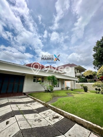 Ready to Use! Luxury House LT 1153m2 Desain Elegan di Malang Kota Ready to Use! Luxury House LT 1153m2 Desain Elegan di Malang Kota