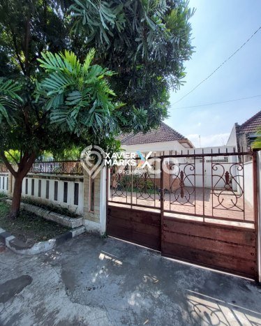 Ready to Use! Luxury House LT 501m2 Desain Elegan di Malang Kota Ready to Use! Luxury House LT 501m2 Desain Elegan di Malang Kota