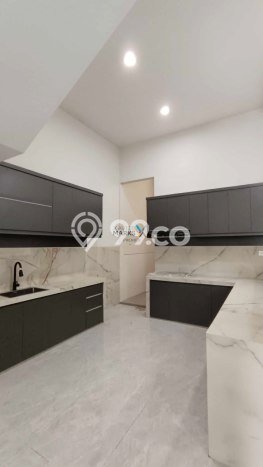 Rumah kawasan Araya, Malang, Luas 300m2m² LB 500m2m² Rumah kawasan Araya, Malang, Luas 300m2m² LB 500m2m²