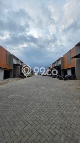 Unit Gudang Dijual di Pakisaji Malang 248m2 Unit Gudang Dijual di Pakisaji Malang 248m2