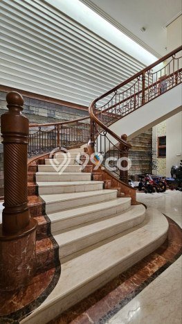 SEGERA MILIKI! Rumah area , Malang, Luas 637m2m² LB 1000m2m² SEGERA MILIKI! Rumah area , Malang, Luas 637m2m² LB 1000m2m²