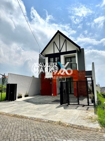 Vila Kawasan Batu, Luas 195m2m², Ideal untuk hunian keluarga Vila Kawasan Batu, Luas 195m2m², Ideal untuk hunian keluarga