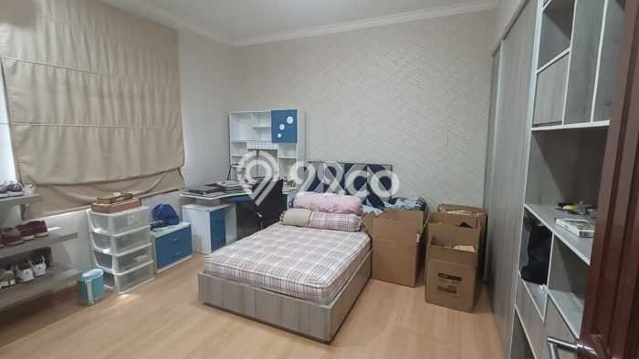 Rumah Luxury Modern Tanpa Renovasi di Graha Surabaya Rumah Luxury Modern Tanpa Renovasi di Graha Surabaya
