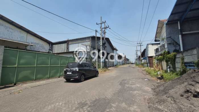 Unit Gudang disewakan di Benowo Surabaya dengan LT 1000m2 / LB 850m2 Unit Gudang disewakan di Benowo Surabaya dengan LT 1000m2 / LB 850m2