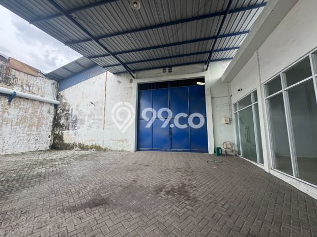 FOR RENT! Gudang di Margomulyo Cocok untuk Bisnis 1000m2 FOR RENT! Gudang di Margomulyo Cocok untuk Bisnis 1000m2