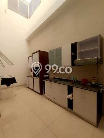 PROMO TERBATAS! Rumah Berkualitas di , Surabaya, LT 210m2m² Bangunan 390m2m² PROMO TERBATAS! Rumah Berkualitas di , Surabaya, LT 210m2m² Bangunan 390m2m²