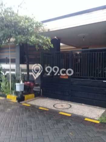 Rumah di Rungkut, Surabaya, LT 135m2m² LB 150m2m² Rumah di Rungkut, Surabaya, LT 135m2m² LB 150m2m²