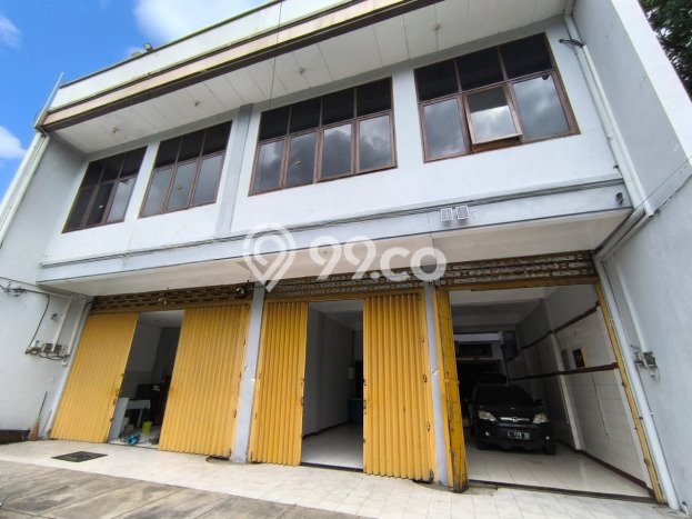 Unit Ruko Dijual di Surabaya LT 699m2 & LB 1800m2 Unit Ruko Dijual di Surabaya LT 699m2 & LB 1800m2