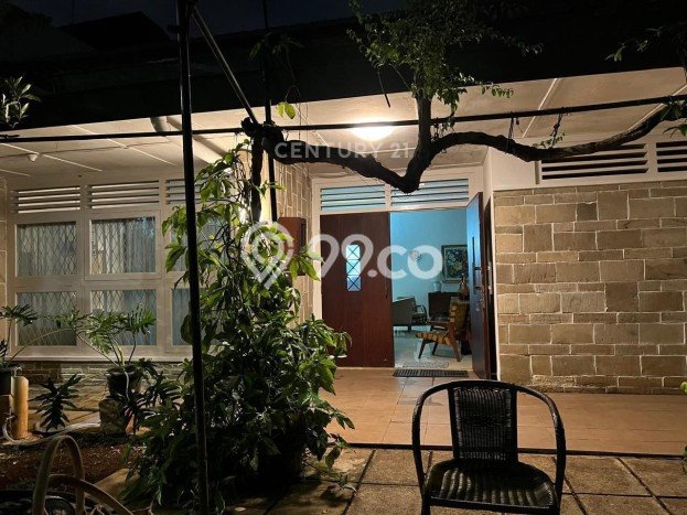 Siap Huni Rumah Mewah 4 Kamar di Kebayoran Baru Dekat ke Mana Pun Siap Huni Rumah Mewah 4 Kamar di Kebayoran Baru Dekat ke Mana Pun
