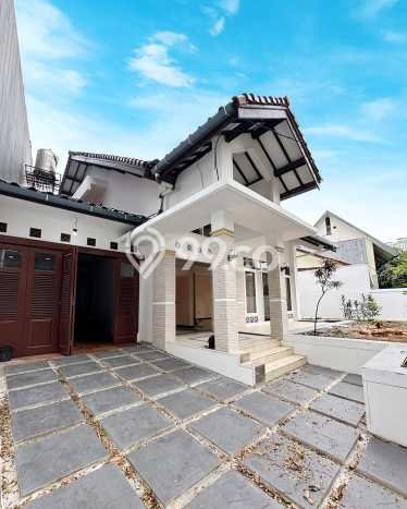 Hunian Mewah Siap Huni LT 314m2 di Kebayoran Baru, Jakarta Selatan Hunian Mewah Siap Huni LT 314m2 di Kebayoran Baru, Jakarta Selatan