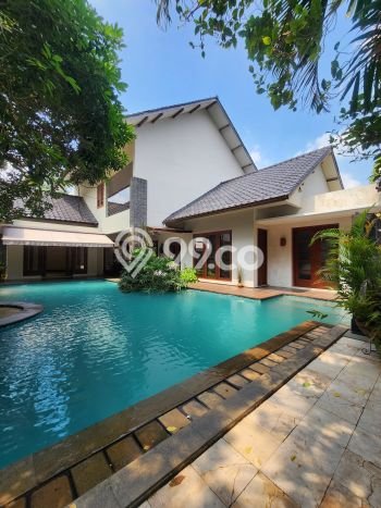 Ready to Use! Premium House LT 1925m2 Desain Elegan di Cipete Ready to Use! Premium House LT 1925m2 Desain Elegan di Cipete