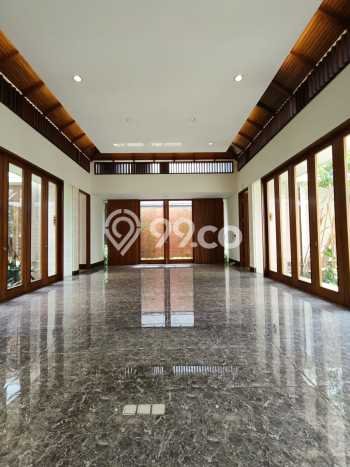 Disewakan Hunian Konsep Modern di Kebayoran Baru Jakarta Selatan dengan 5 KT Disewakan Hunian Konsep Modern di Kebayoran Baru Jakarta Selatan dengan 5 KT