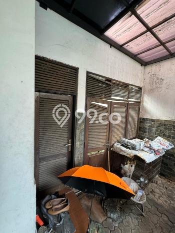 Rumah Mewah LB 200m2 Siap Pakai Desain Elegan di Cirendeu, Jakarta Selatan Rumah Mewah LB 200m2 Siap Pakai Desain Elegan di Cirendeu, Jakarta Selatan