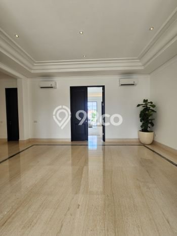 Jual Rumah Luas Elegan Dengan View Eksklusif di Kemang, Jakarta Selatan Jual Rumah Luas Elegan Dengan View Eksklusif di Kemang, Jakarta Selatan