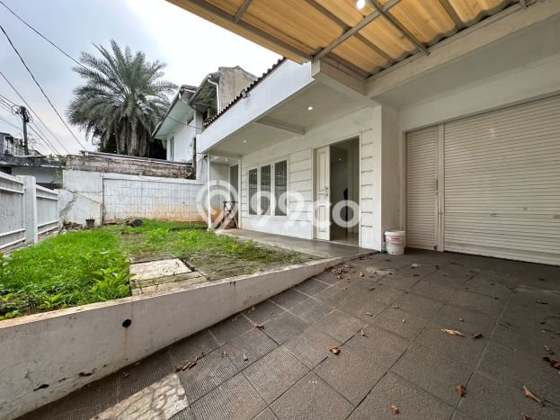 Hunian Mewah Dijual LT 246m2 di Kebayoran Lama, Jakarta Selatan Hunian Mewah Dijual LT 246m2 di Kebayoran Lama, Jakarta Selatan