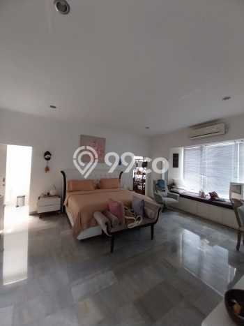 Rumah Luxury Modern Tanpa Renovasi di Kemang Jakarta Selatan Rumah Luxury Modern Tanpa Renovasi di Kemang Jakarta Selatan