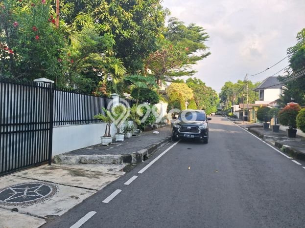 Dijual Hunian Mewah dengan Fasilitas Sekitar Komplit di Tebet, Jakarta Selatan Dijual Hunian Mewah dengan Fasilitas Sekitar Komplit di Tebet, Jakarta Selatan
