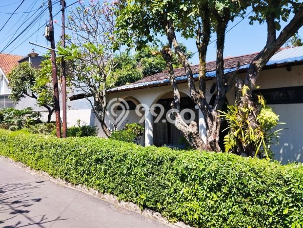 Rumah Elit LB 160m2 Siap Pakai Desain Elegan di Buah Batu, Bandung Rumah Elit LB 160m2 Siap Pakai Desain Elegan di Buah Batu, Bandung
