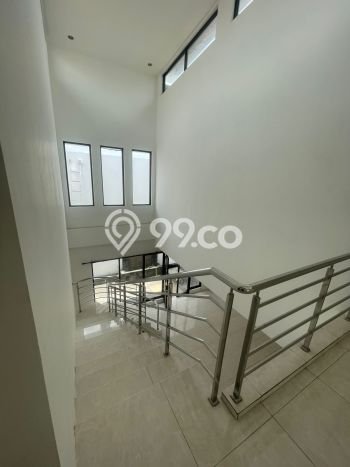 Ready to Use! Premium House LT 240m2 Desain Modern di Pondok Indah Ready to Use! Premium House LT 240m2 Desain Modern di Pondok Indah