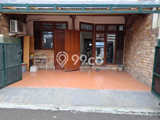 For Sale Rumah 4 Kamar Lokasi Ideal Bagus dan Strategis di Duren Sawit For Sale Rumah 4 Kamar Lokasi Ideal Bagus dan Strategis di Duren Sawit