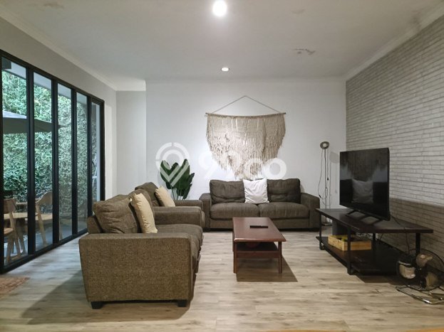 Kesempatan Investasi LT 200m² / LB 165m² di Lokasi Strategis Cidadap, Bandung Kesempatan Investasi LT 200m² / LB 165m² di Lokasi Strategis Cidadap, Bandung