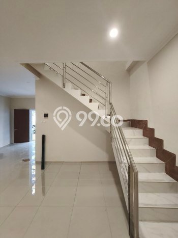 Siap Huni Rumah Mewah 4 Kamar di Bojongloa Kidul Dekat ke Mana Saja Siap Huni Rumah Mewah 4 Kamar di Bojongloa Kidul Dekat ke Mana Saja
